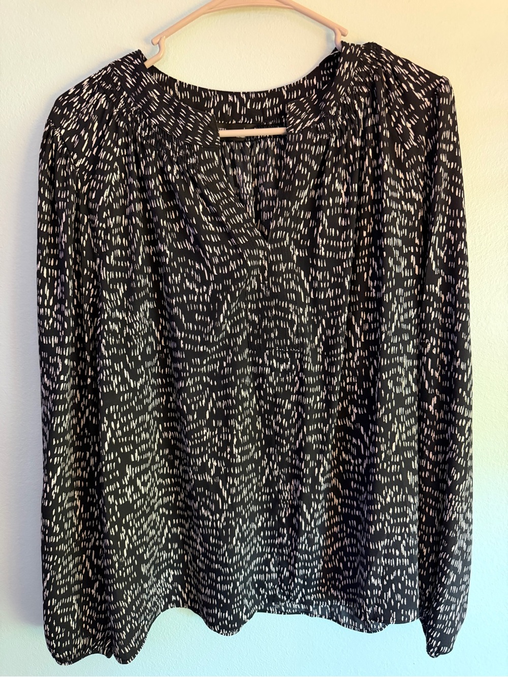 Simply Vera Vera Wang Black and White V-Neck Sweater